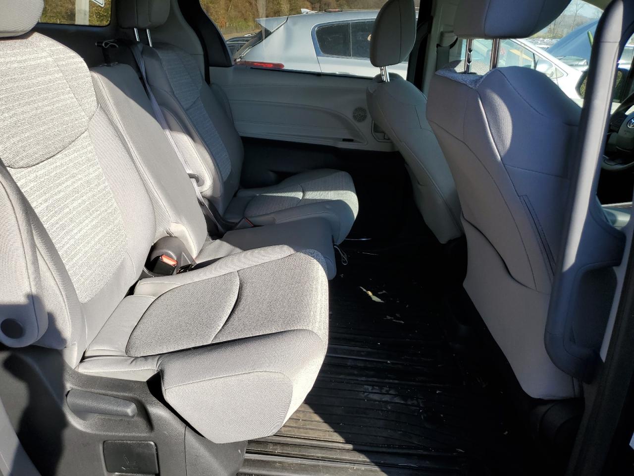 2022 TOYOTA SIENNA LE VIN:5TDKSKFC4NS066796