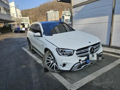 2021 Mercedes-Benz GLC 300 VIN: