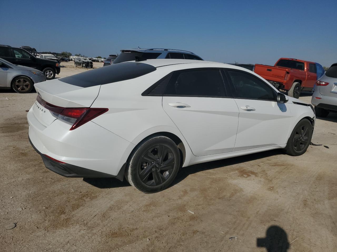 2022 HYUNDAI ELANTRA SEL VIN:5NPLM4AG2NH054429