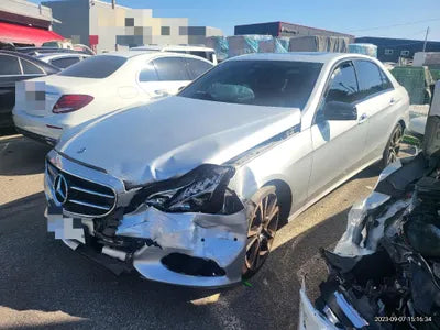 2015 Mercedes-Benz E 220 VIN:
