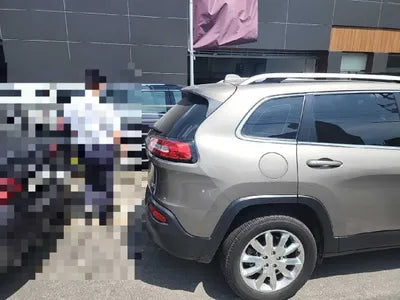 2017 Jeep Cherokee VIN: