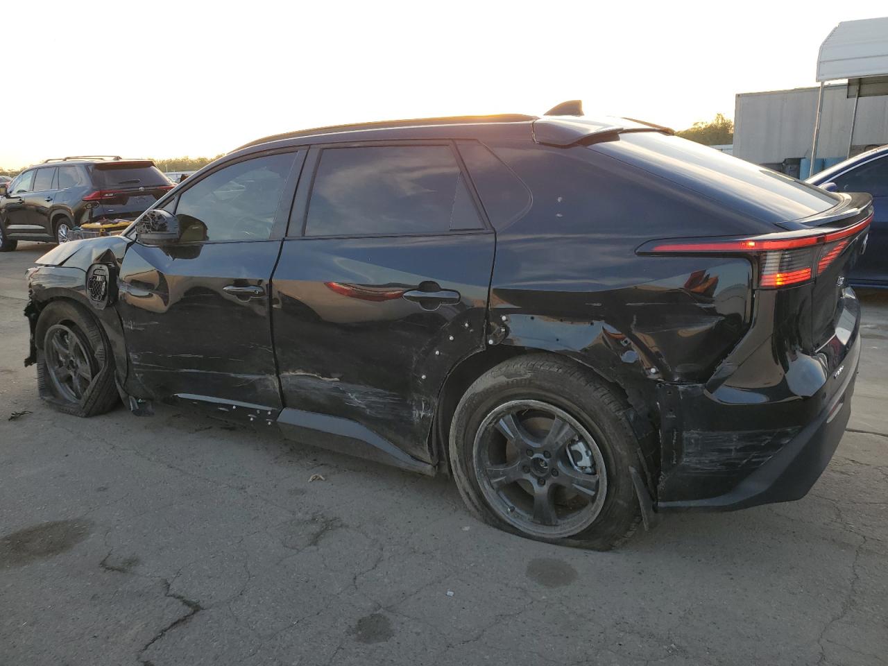 2024 TOYOTA BZ4X XLE VIN:JTMABACA8RA058454