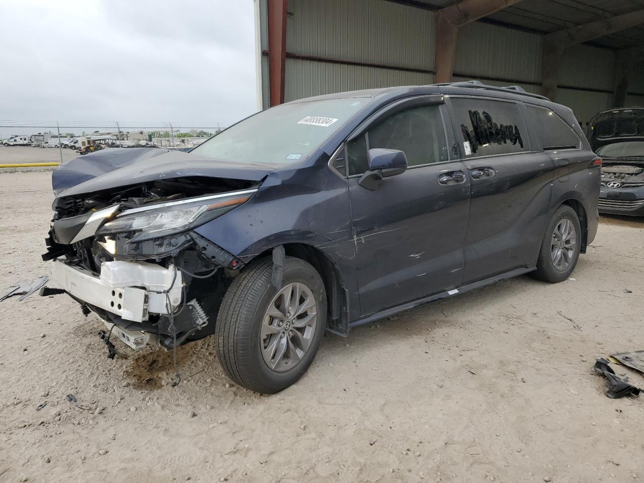 2022 TOYOTA SIENNA XLE VIN:5TDYRKEC0NS132901