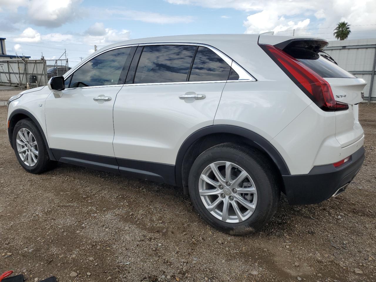 2023 CADILLAC XT4 LUXURY VIN:1GYAZAR41PF107288