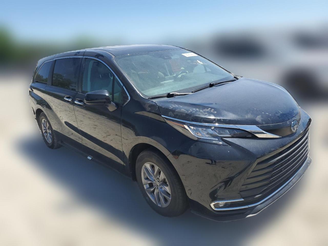 2022 TOYOTA SIENNA XLE VIN:5TDYRKEC9NS125672