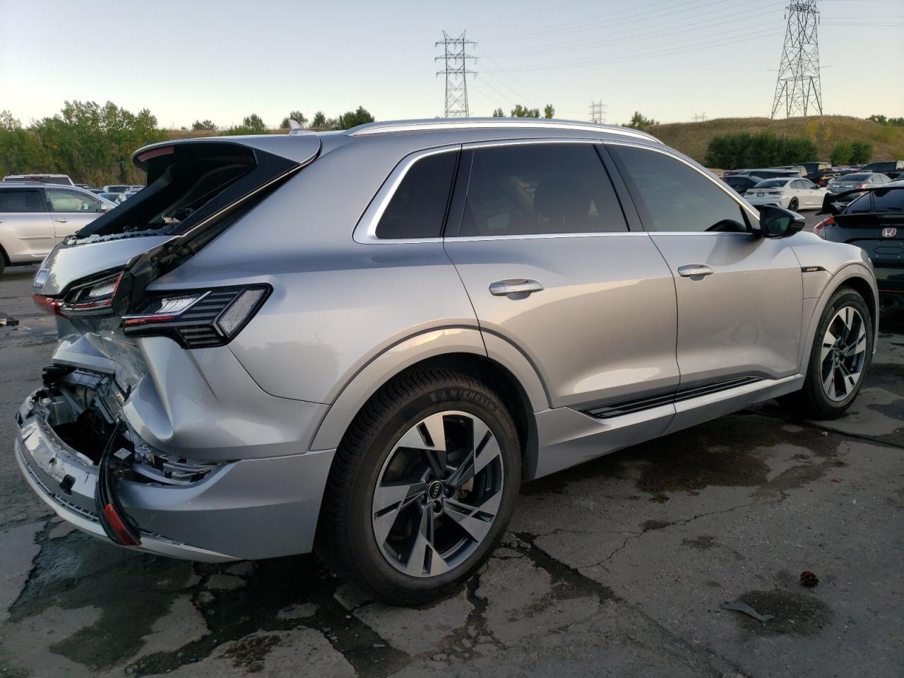 2022 AUDI E-TRON PREMIUM VIN:WA1AAAGE3NB023738