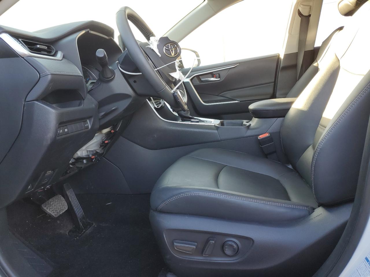 2022 TOYOTA RAV4 XLE PREMIUM VIN:JTMB6RFV3ND076908