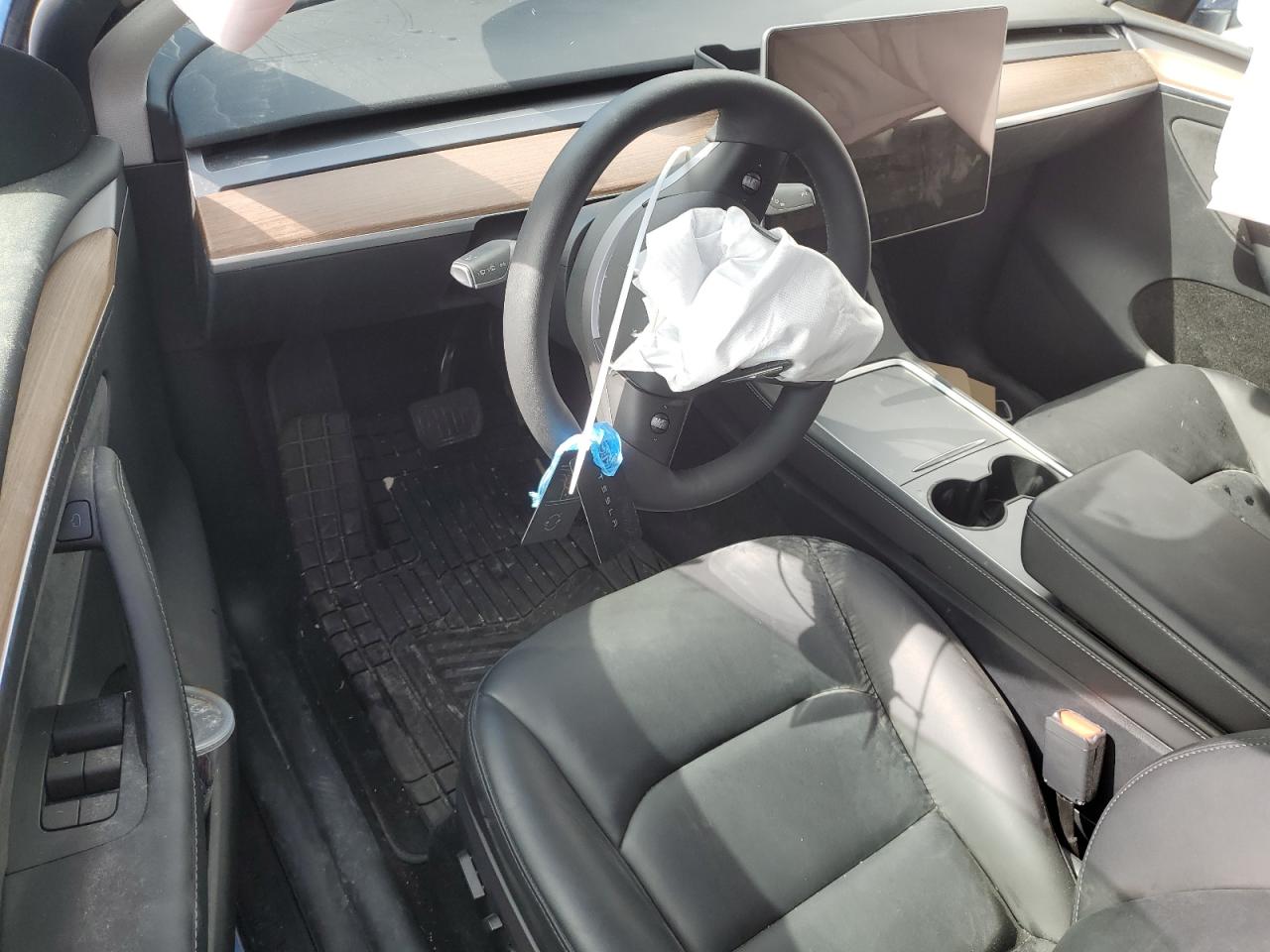 2024 TESLA MODEL Y  VIN:7SAYGAEE1RF072951