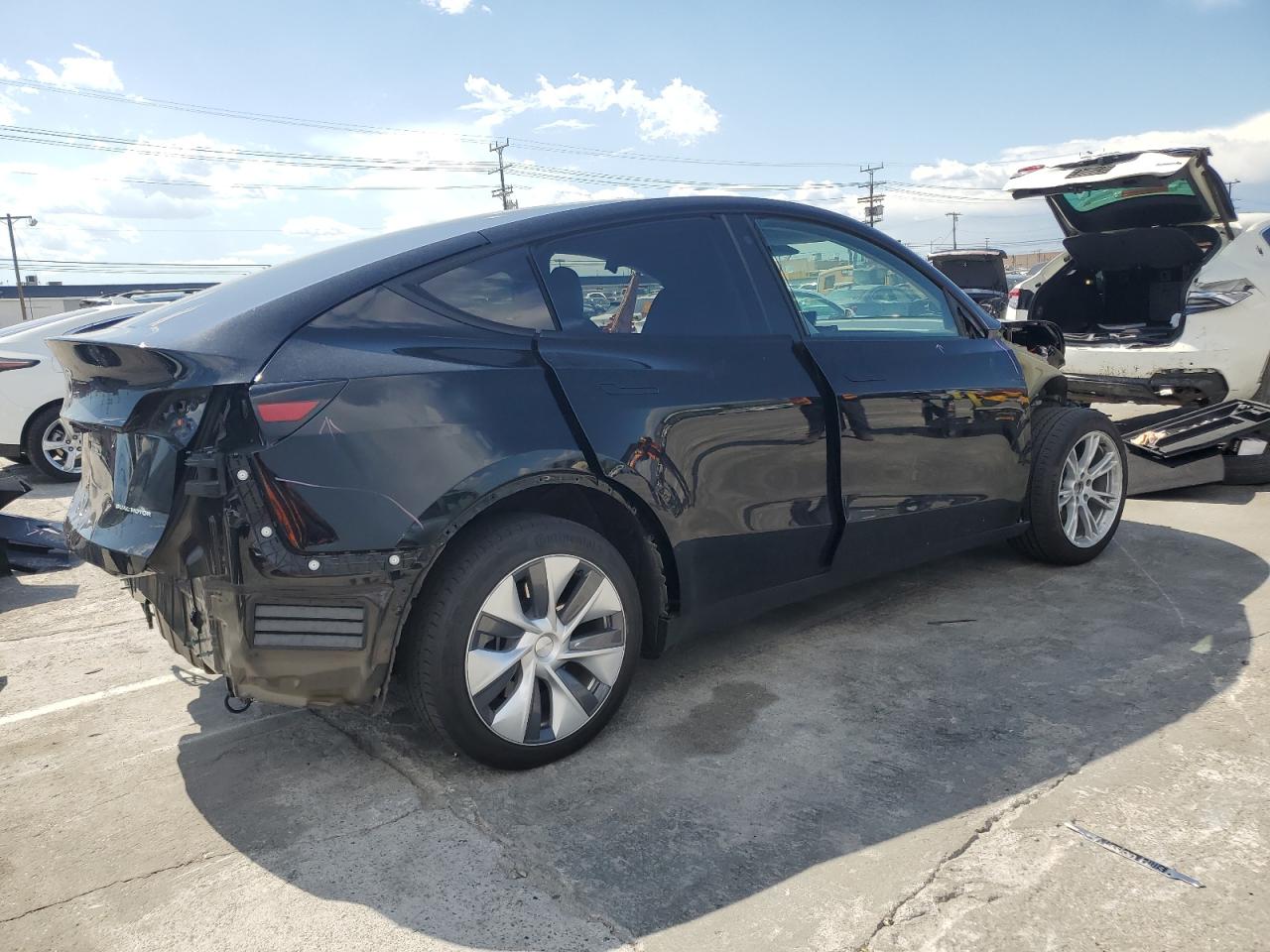 2023 TESLA MODEL Y  VIN:7SAYGDEE7PA112378