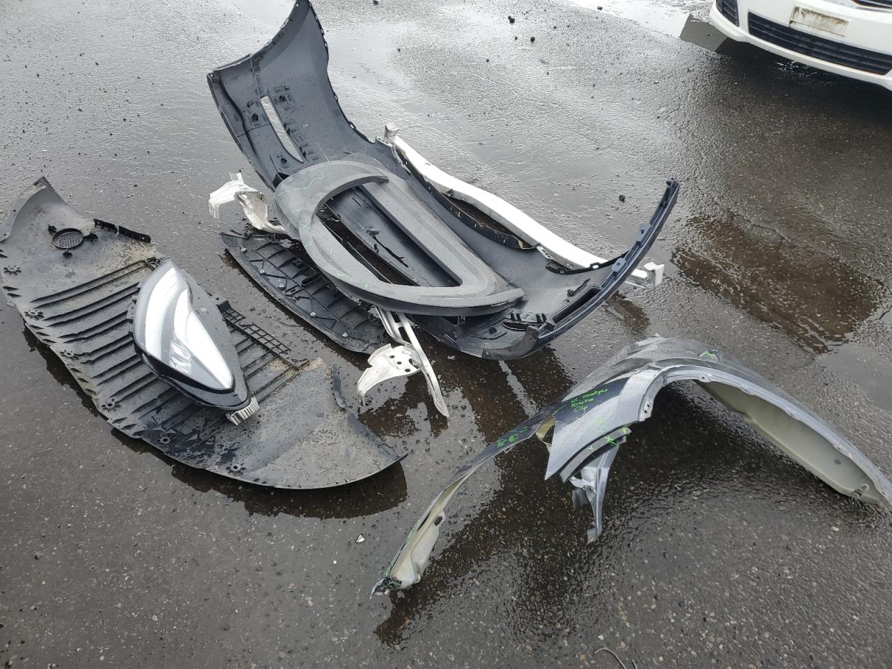 2023 TESLA MODEL Y  VIN:7SAYGDEE4PA070526