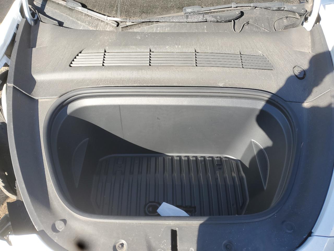 2022 TESLA MODEL Y  VIN:7SAYGDEE2NF320068