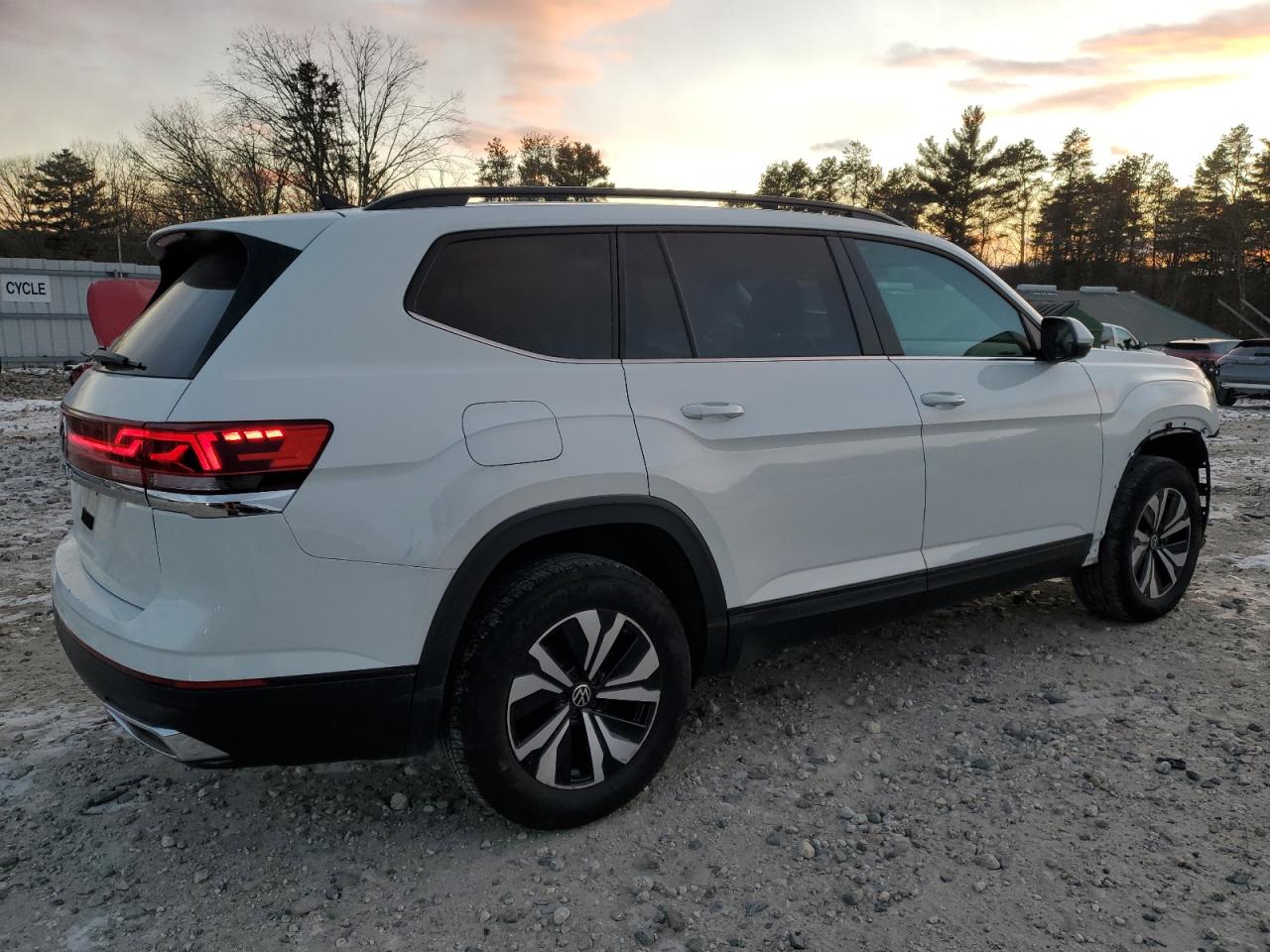 2024 VOLKSWAGEN ATLAS SE VIN:1V2DR2CA3RC535759
