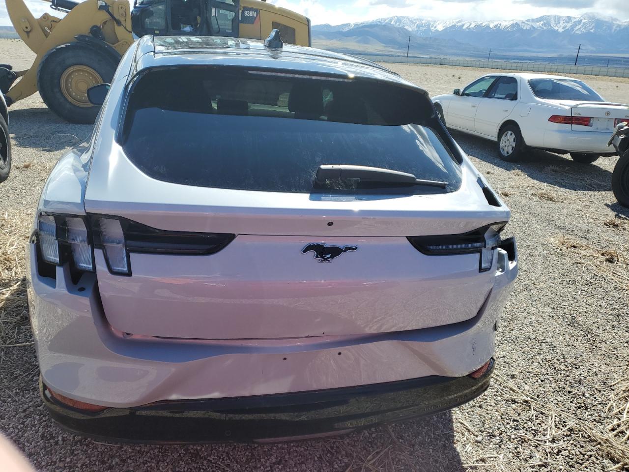 2022 FORD MUSTANG MACH-E PREMIUM VIN:3FMTK3SU6NMA15837