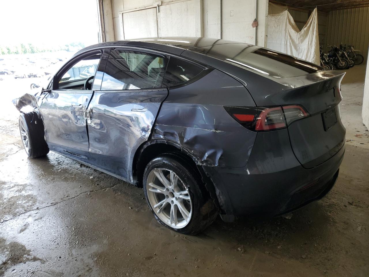 2023 TESLA MODEL Y  VIN:7SAYGDEE2PA083789