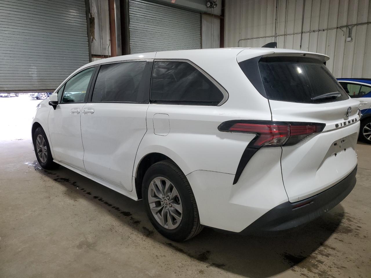 2022 TOYOTA SIENNA LE VIN:5TDKRKEC8NS121456