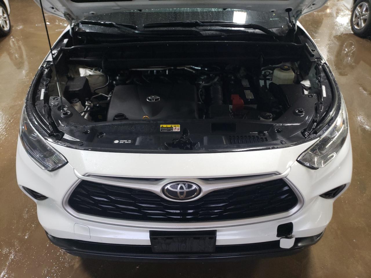 2022 TOYOTA HIGHLANDER XLE VIN:5TDHZRBH6NS165765
