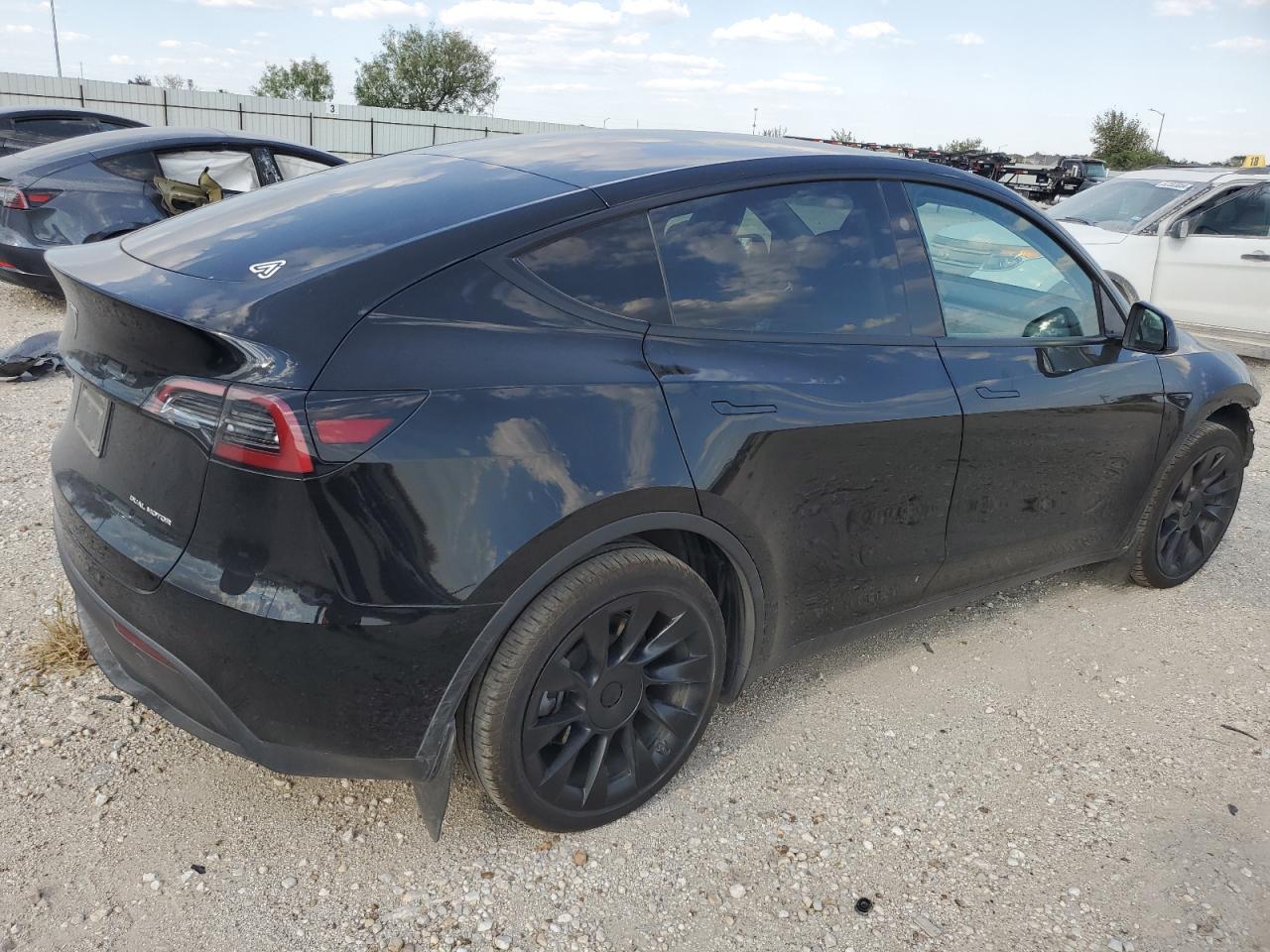 2023 TESLA MODEL Y  VIN:7SAYGDEE6PA169185