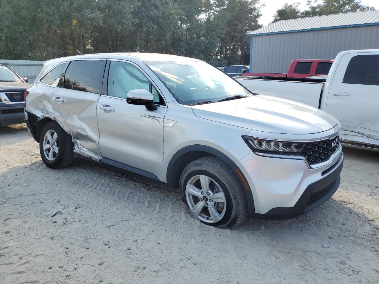 2022 KIA SORENTO LX VIN:5XYRGDLC3NG103219