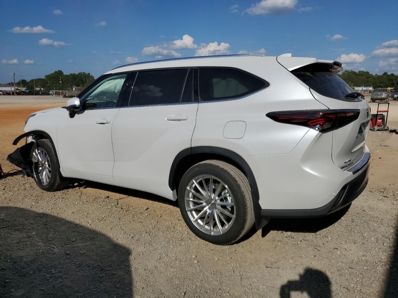 2024 TOYOTA HIGHLANDER LE VIN:5TDKDRAH1RS535676