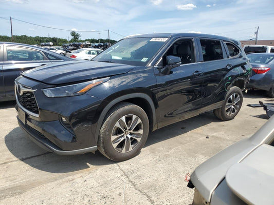 2022 TOYOTA HIGHLANDER XLE VIN:5TDGZRAH9NS107923