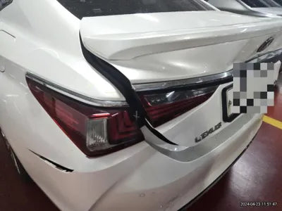 2018 Lexus ES 300 VIN: