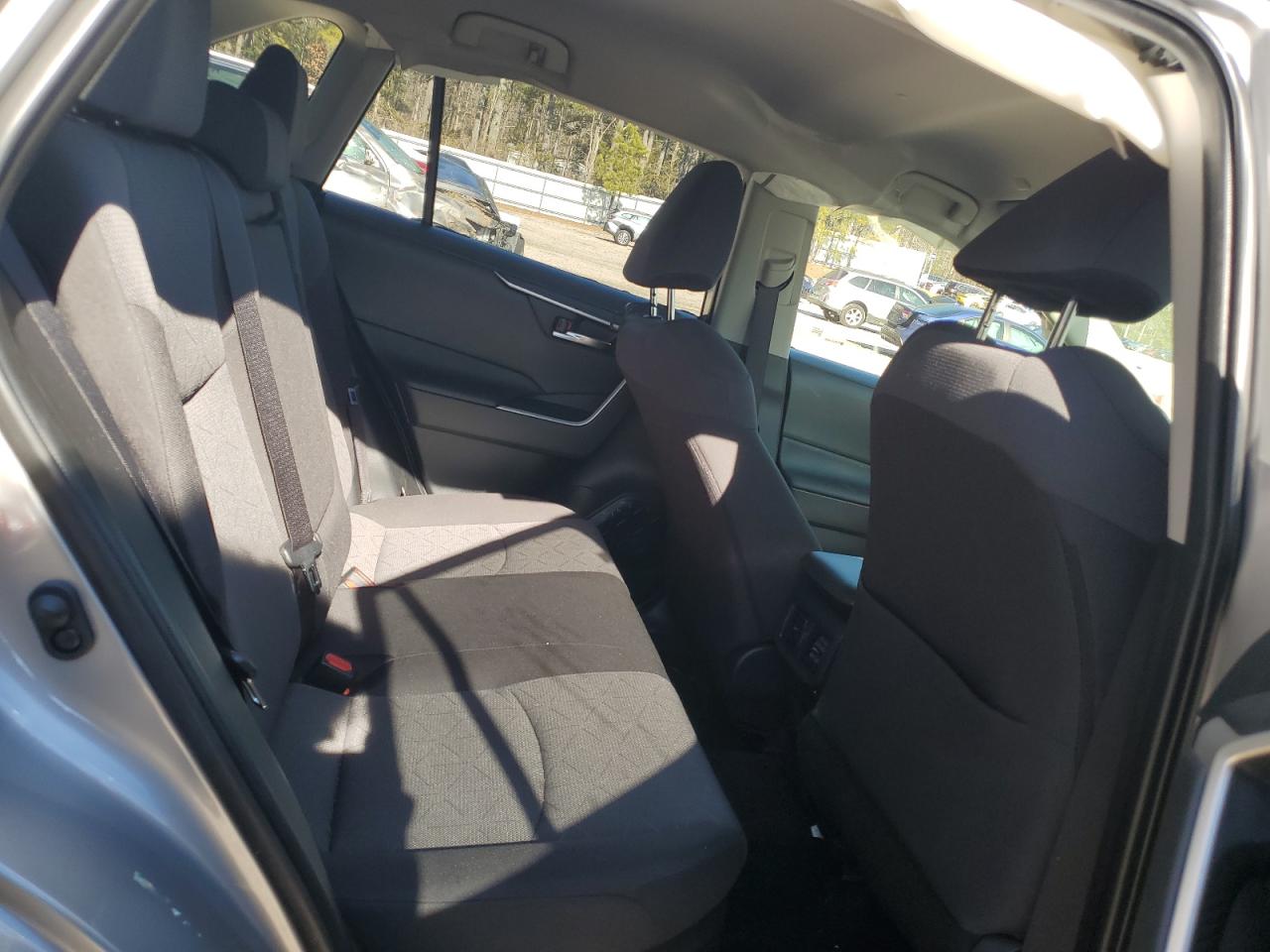 2024 TOYOTA RAV4 XLE VIN:JTMRWRFV4RJ059847