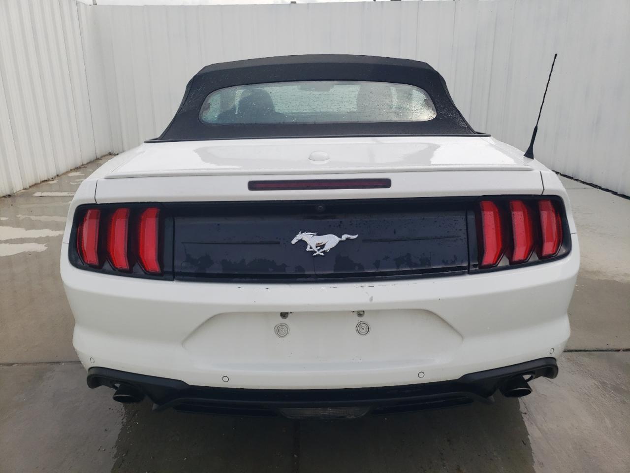 2022 FORD MUSTANG  VIN:1FATP8UH5N5124983