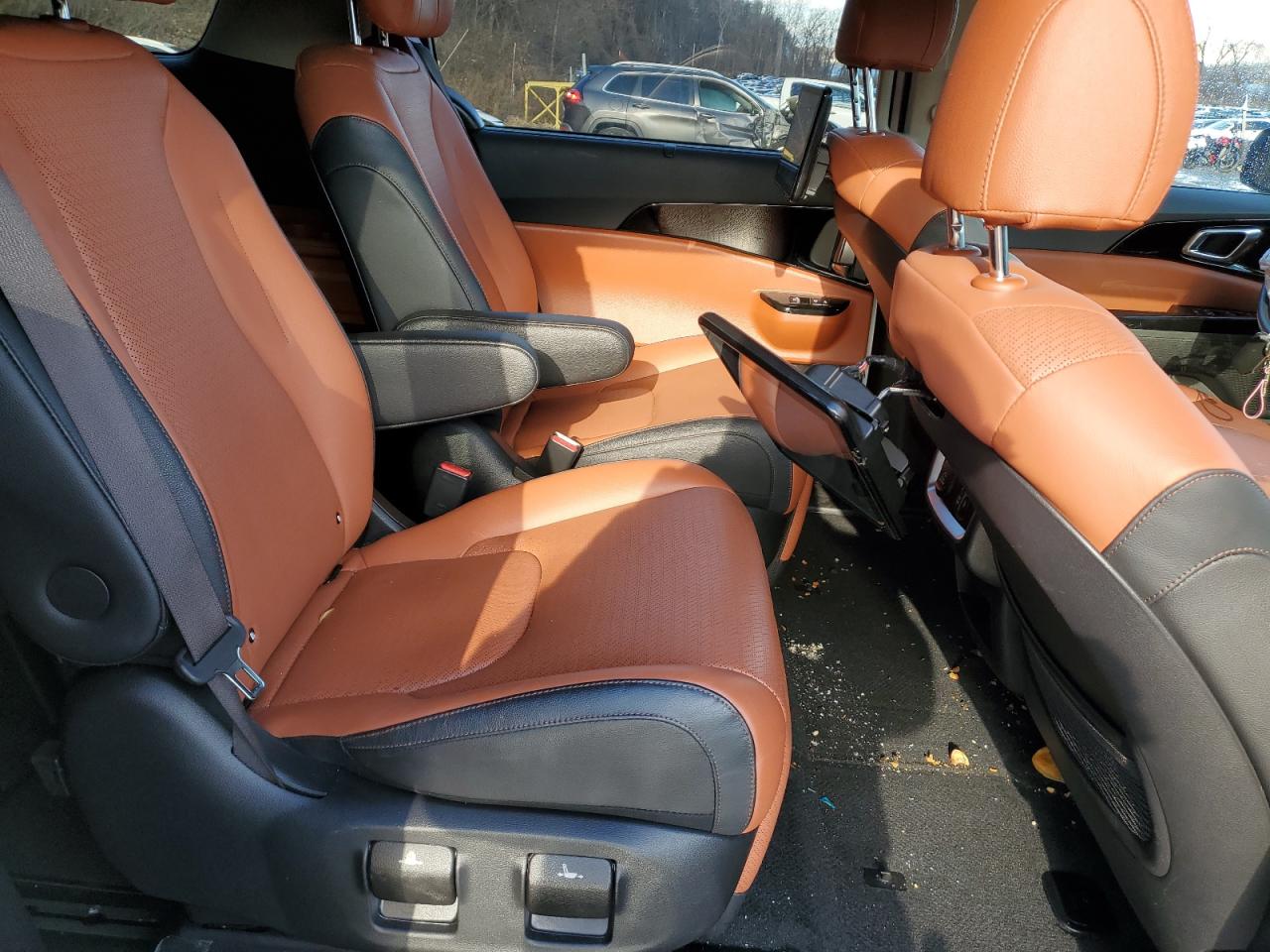 2024 KIA CARNIVAL SX VIN:KNDNE5H37R6358094