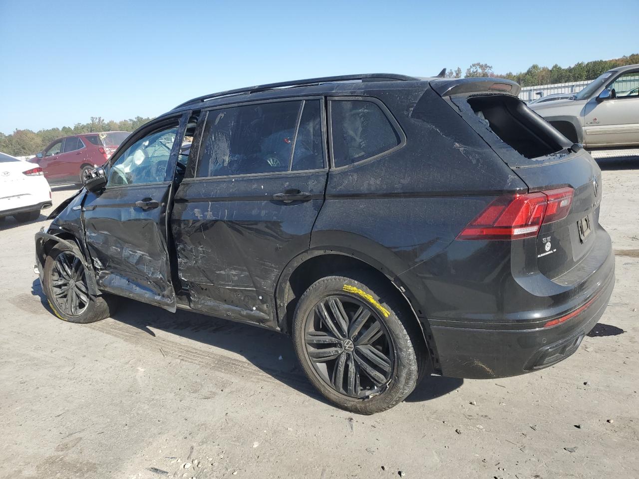 2022 VOLKSWAGEN TIGUAN SE R-LINE BLACK VIN:3VV8B7AX4NM127969