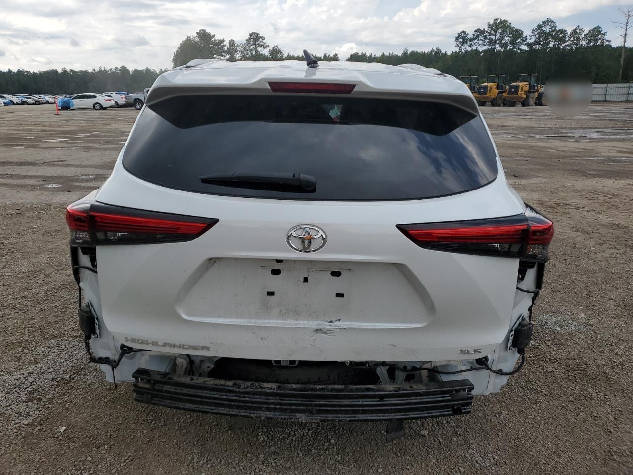 2022 TOYOTA HIGHLANDER XLE VIN:5TDGZRAH2NS559843