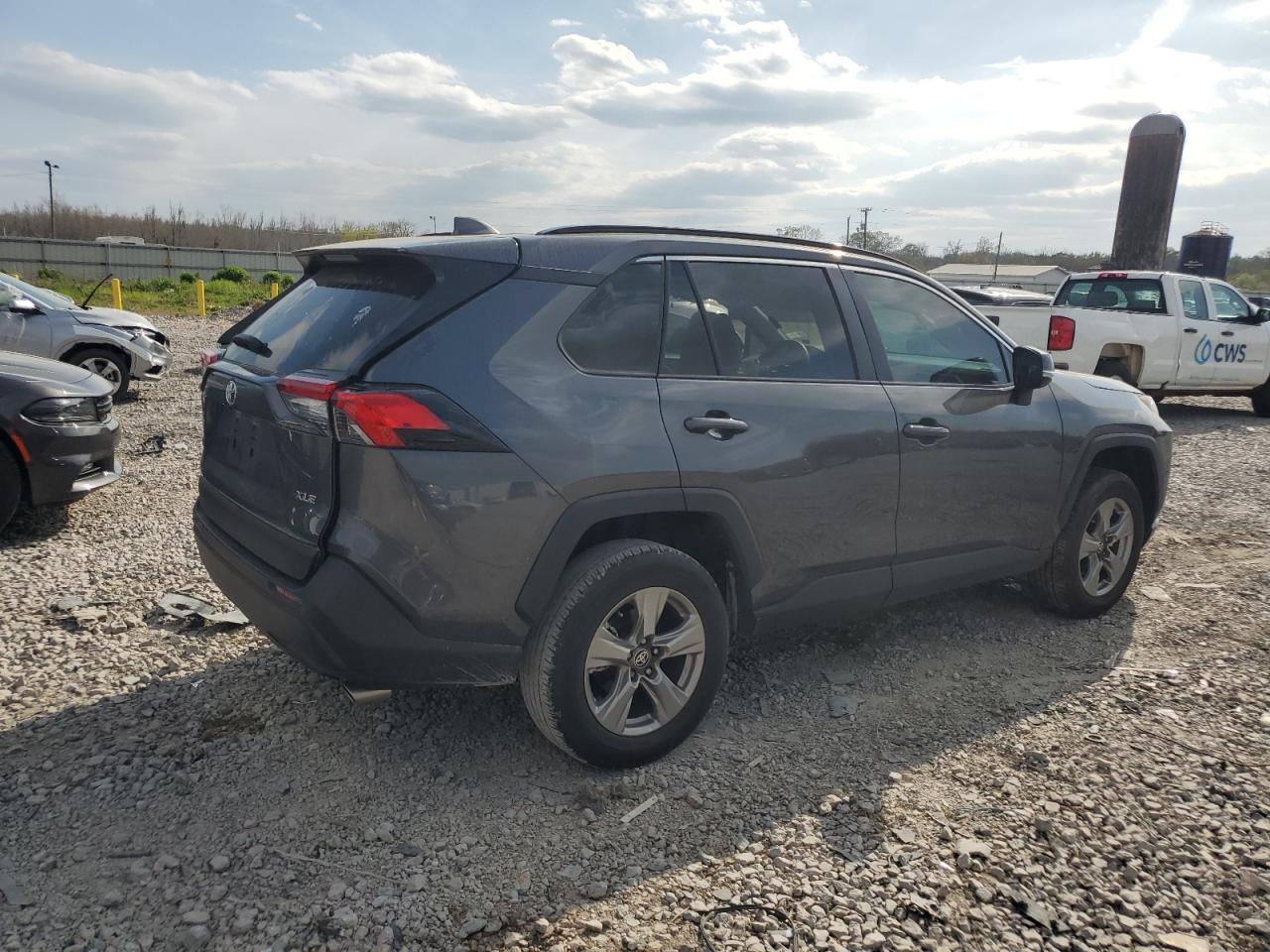 2023 TOYOTA RAV4 XLE VIN:2T3W1RFV3PC231058