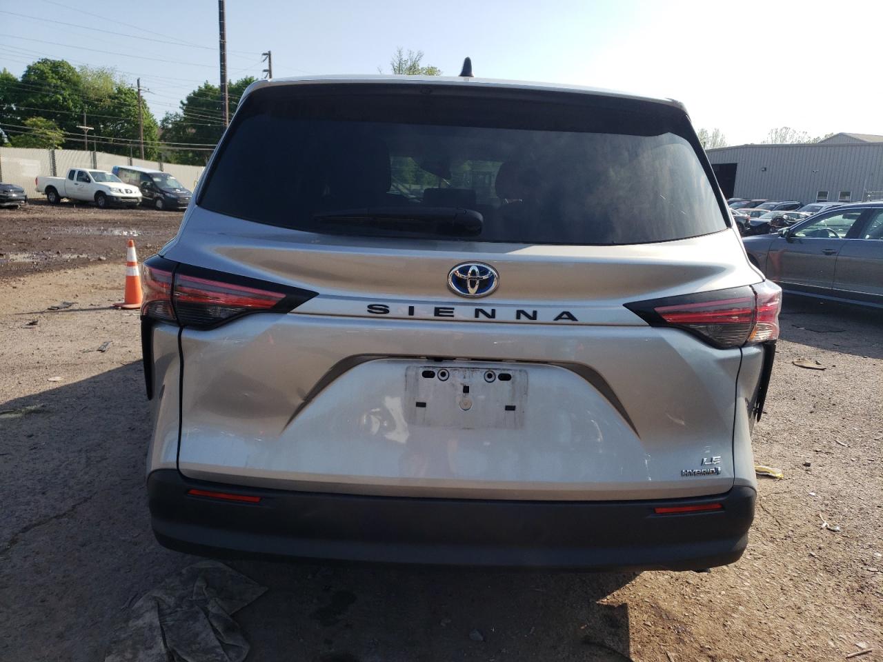 2022 TOYOTA SIENNA LE VIN:5TDKRKEC8NS102213