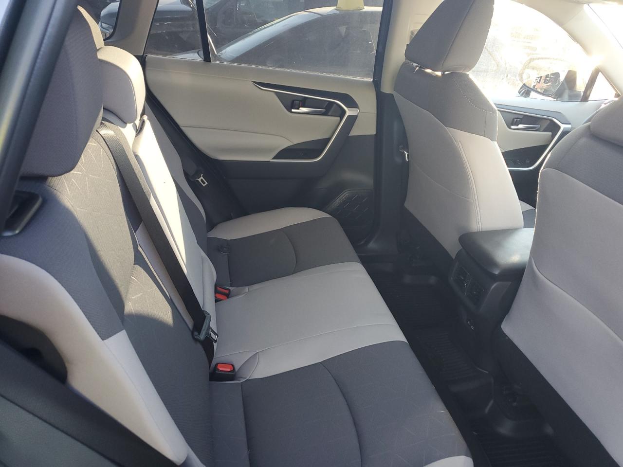 2024 TOYOTA RAV4 XLE VIN:2T3P1RFV4RC483201