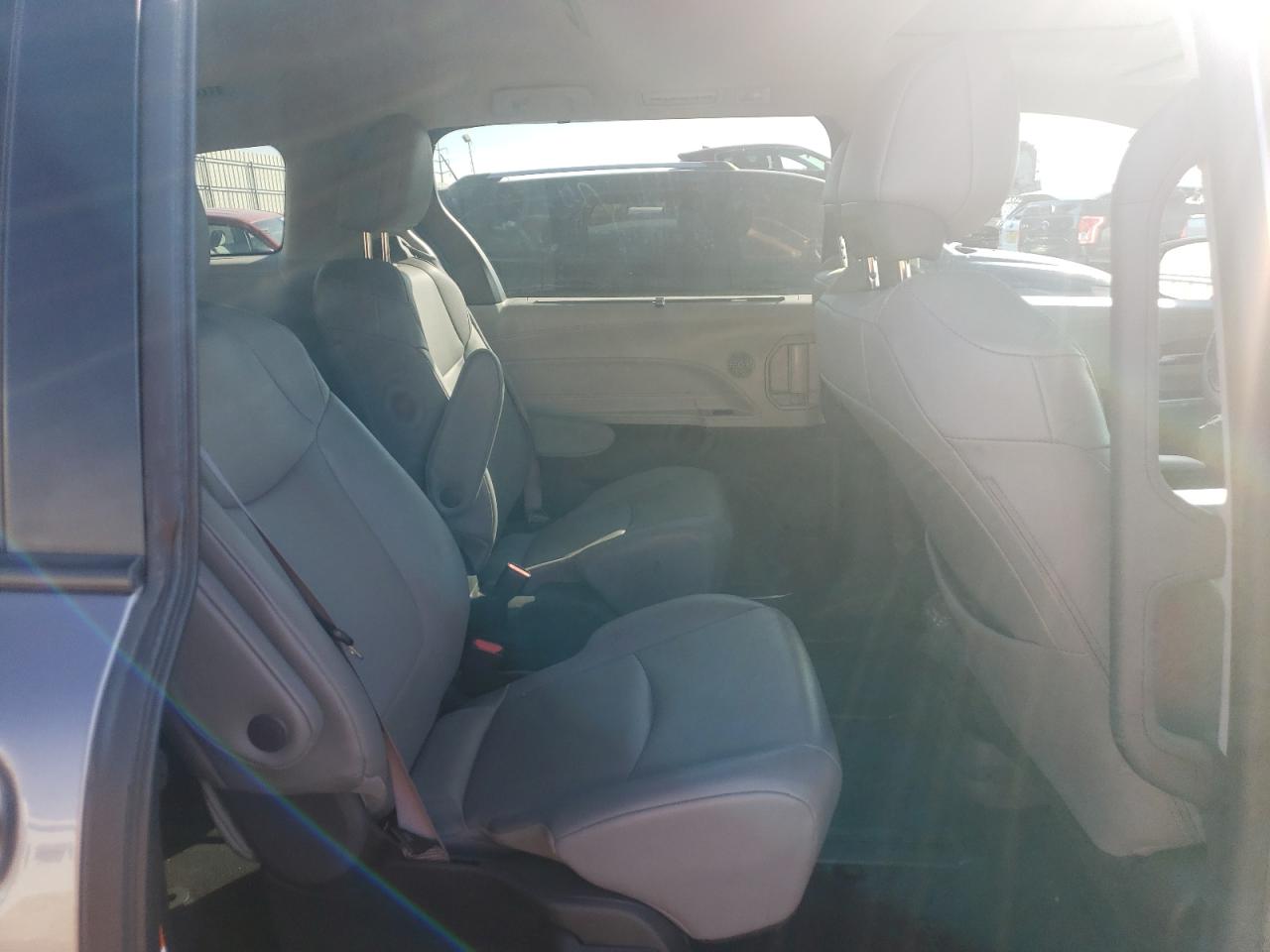 2022 TOYOTA SIENNA XLE VIN:5TDYRKEC6NS087673