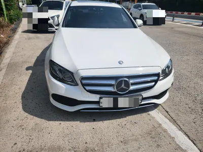 2017 Mercedes-Benz E 300 VIN: