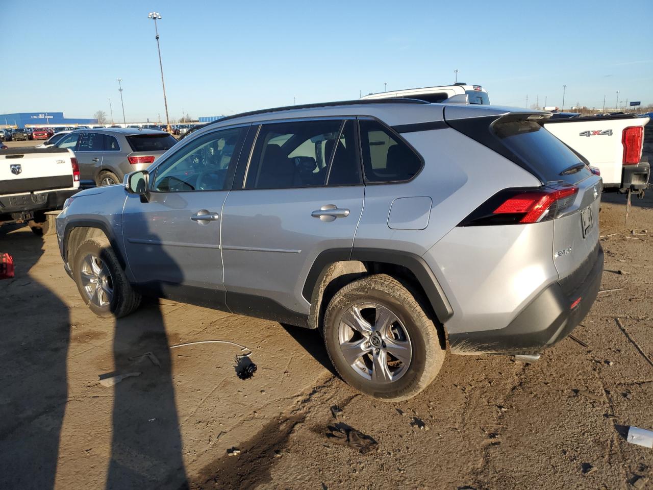 2022 TOYOTA RAV4 XLE VIN:2T3P1RFV4NC284496