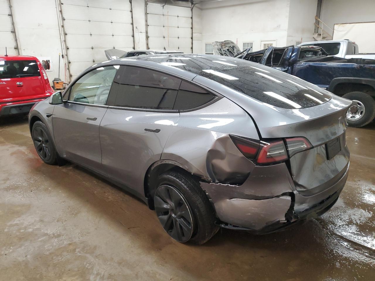 2024 TESLA MODEL Y  VIN:7SAYGDEE4RF200777