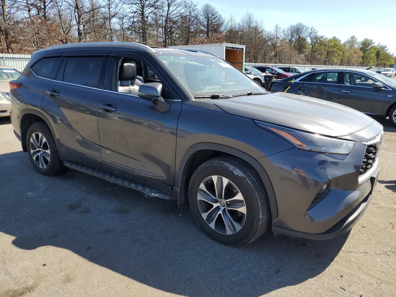 2022 TOYOTA HIGHLANDER XLE VIN:5TDGZRBH9NS224674