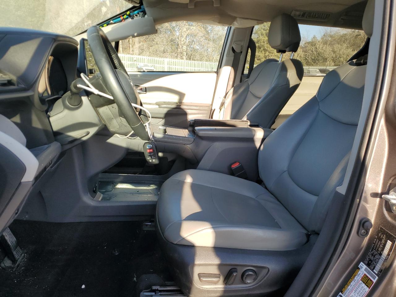 2022 TOYOTA SIENNA XLE VIN:5TDYRKECXNS121596