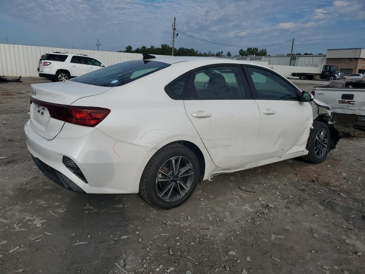 2023 KIA FORTE LX VIN:3KPF24AD7PE532361