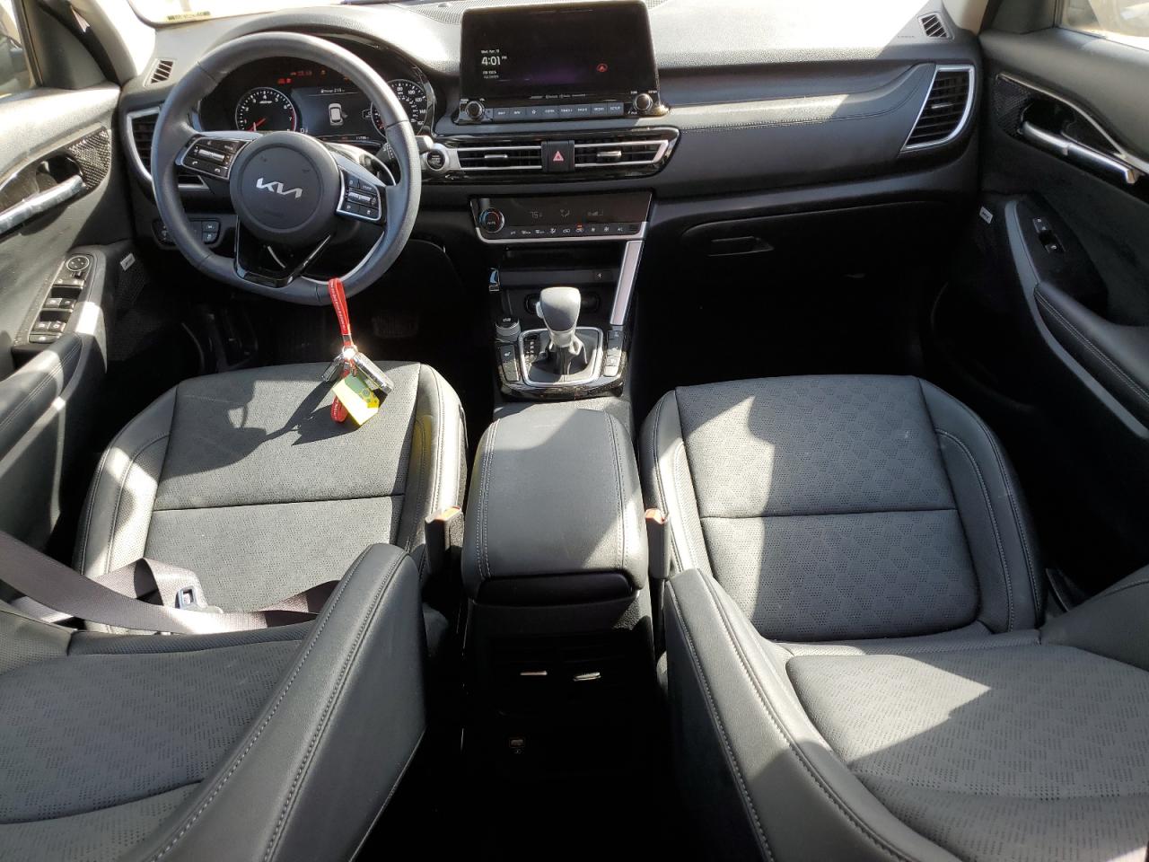 2023 KIA SELTOS SX VIN:KNDETCA26P7435461