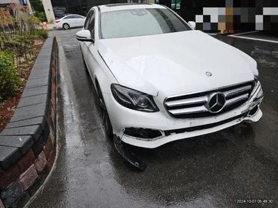 2017 Mercedes-Benz E 300 VIN: