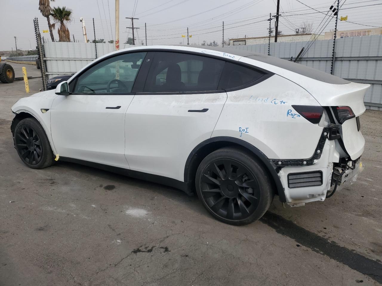 2022 TESLA MODEL Y  VIN:7SAYGDEE4NF443631