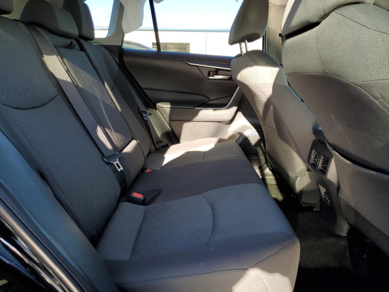 2024 TOYOTA RAV4 XLE VIN:2T3P1RFV4RC401631