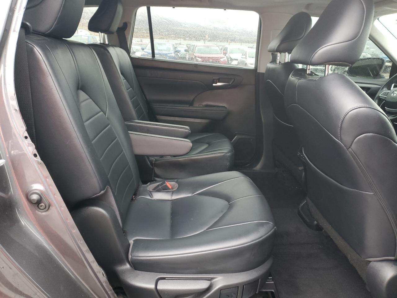2022 TOYOTA HIGHLANDER XLE VIN:5TDGZRBH4NS227658