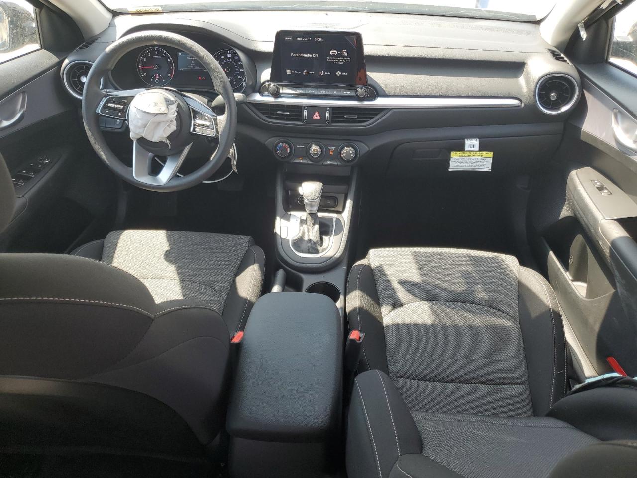2024 KIA FORTE LX VIN:3KPF24AD8RE754099
