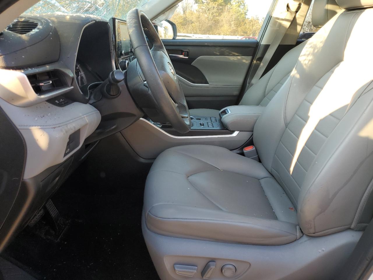 2022 TOYOTA HIGHLANDER XLE VIN:5TDGZRBH0NS246319