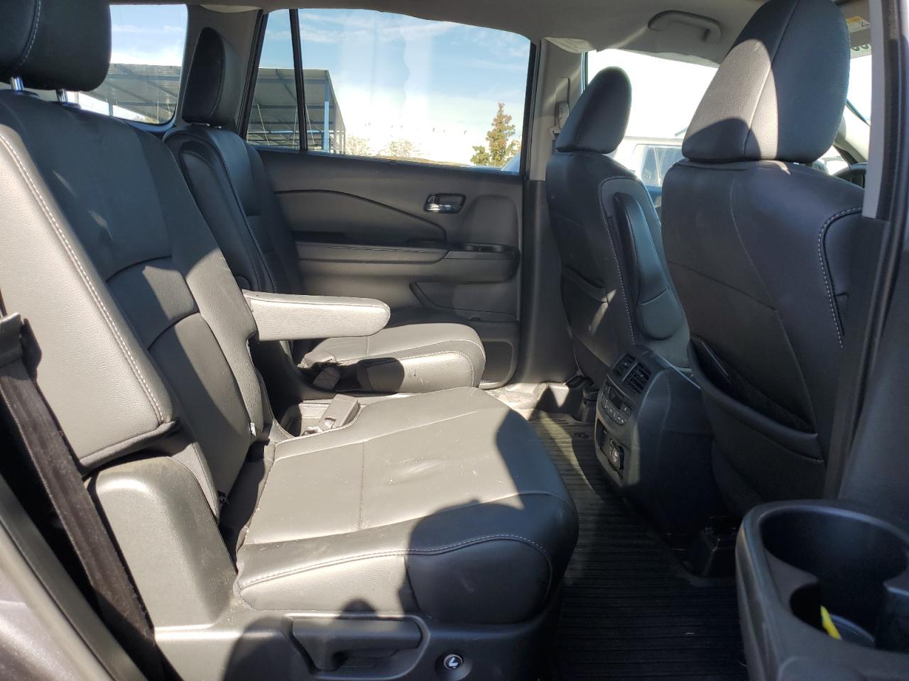 2022 HONDA PILOT TOURING VIN:5FNYF5H63NB029735