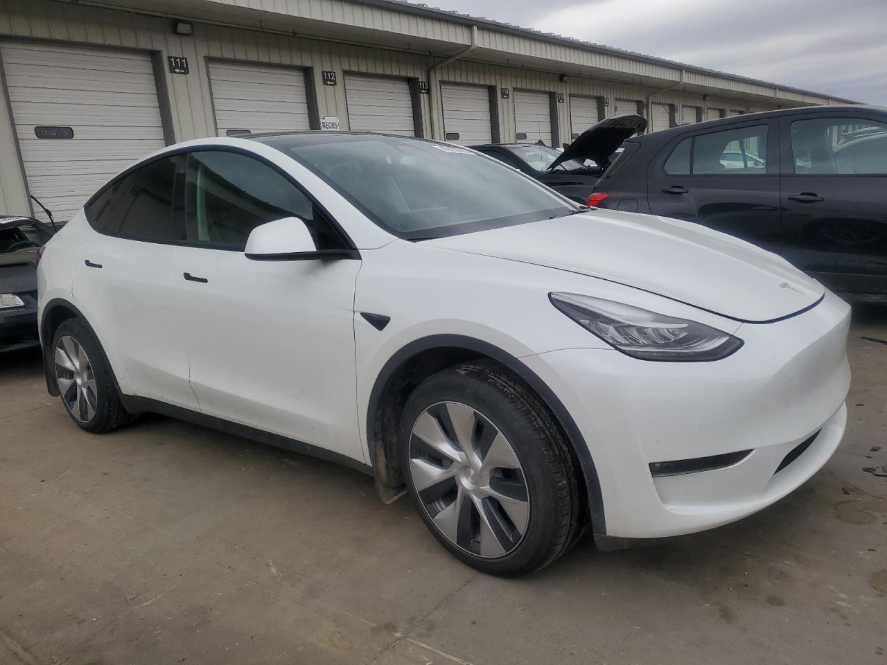 2022 TESLA MODEL Y  VIN:7SAYGDEE5NF571179