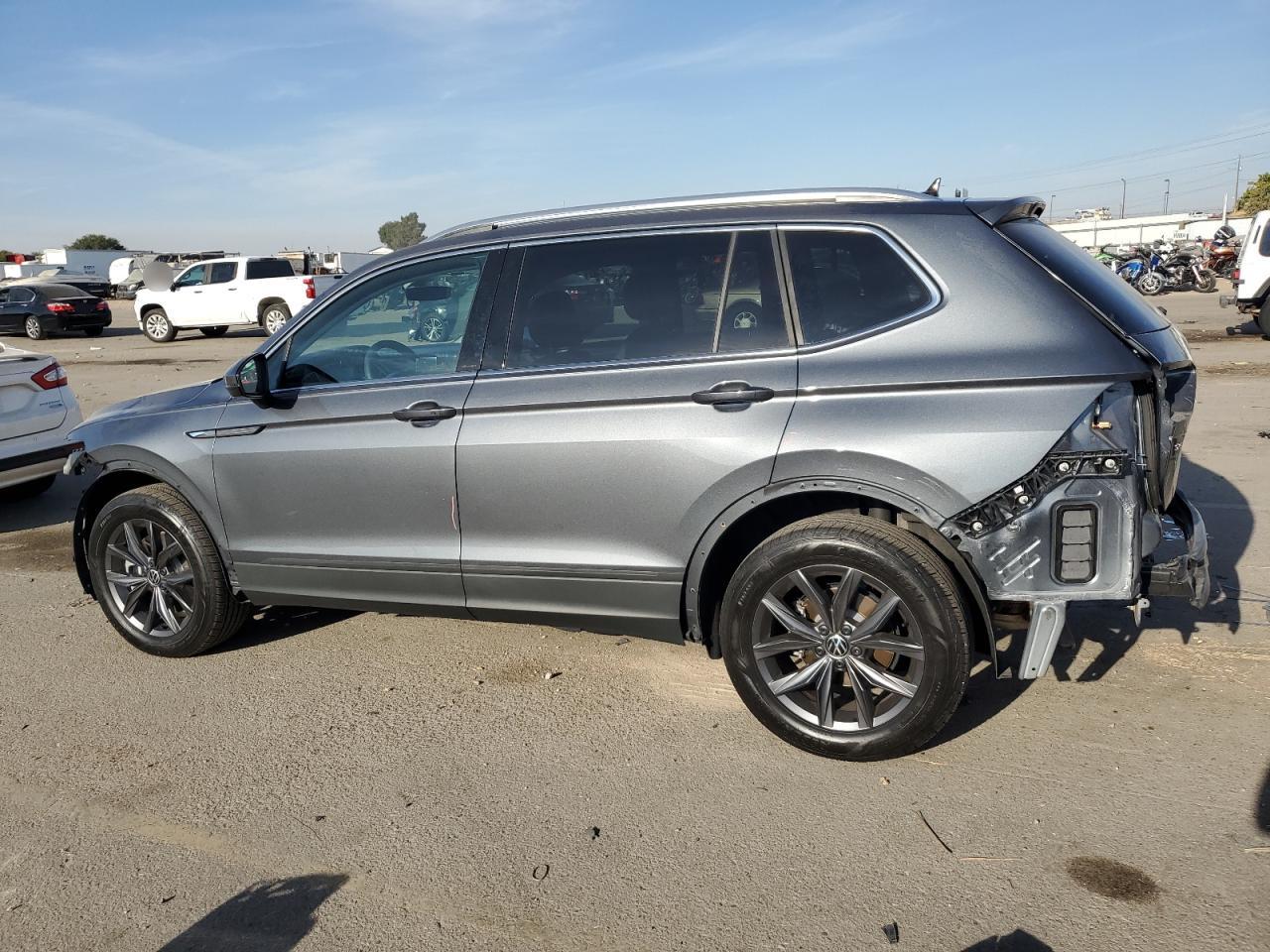 2024 VOLKSWAGEN TIGUAN SE VIN:3VV2B7AX4RM002238